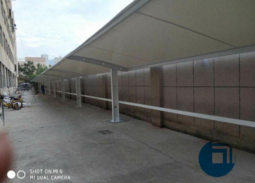 四川某小區(qū)電動車棚